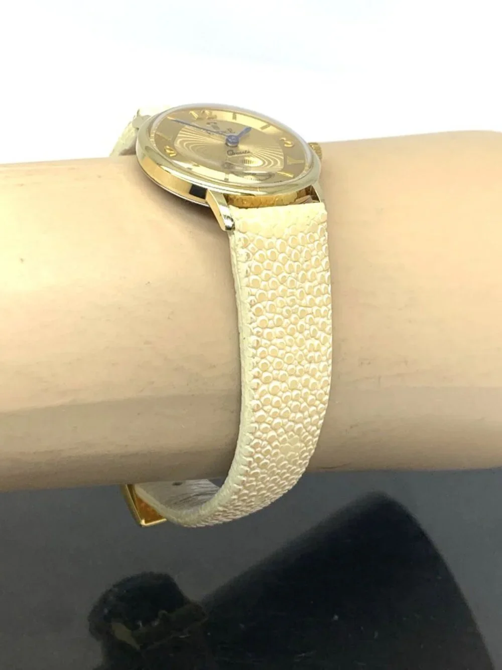 Vicence Women's Watch Swiss Quartz 14K Yellow Gold Case Leather Strap 26mm